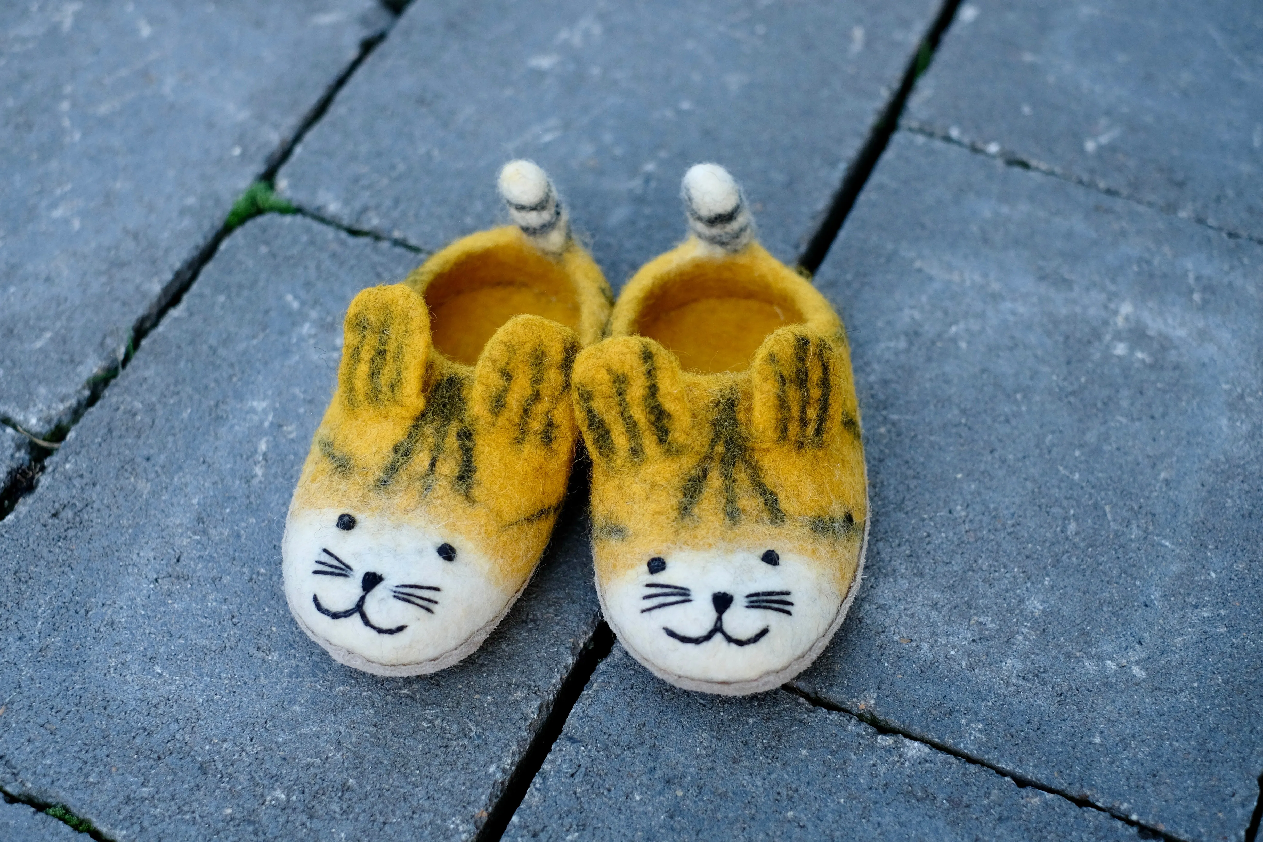 Adorable Yellow Tiger-Shaped Slippers for Kids – Cozy and Cute Tiger Footwear for Little Ones – Perfect for Playtime and Bedtime