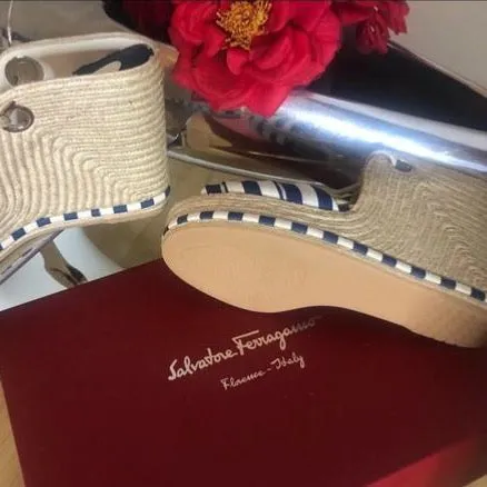 AUTH Ferragamo EVITA Wedge Espadrilles-Sandals