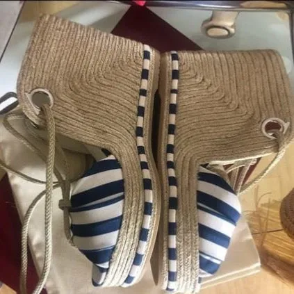 AUTH Ferragamo EVITA Wedge Espadrilles-Sandals