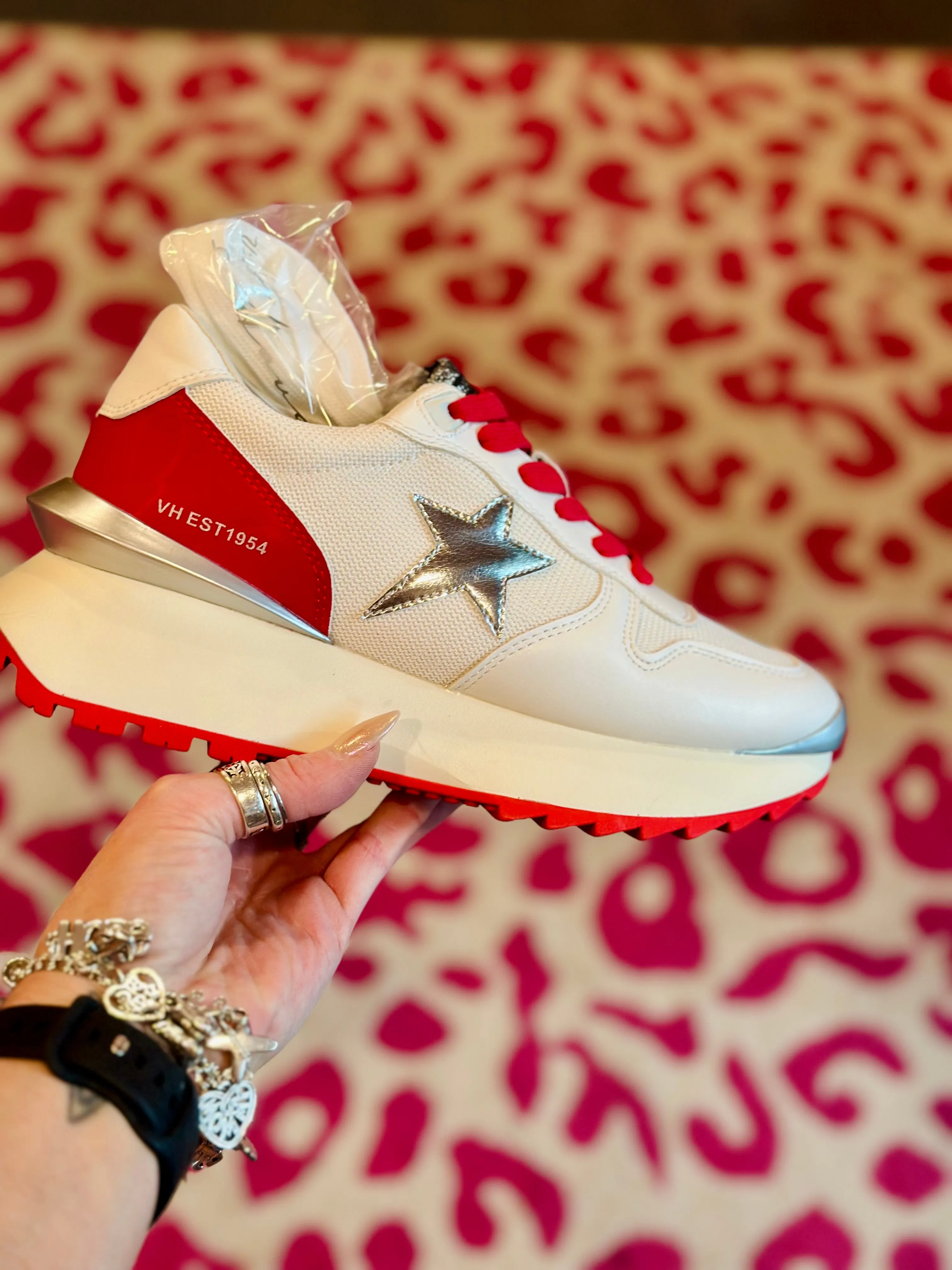 Major 18 Sneakers