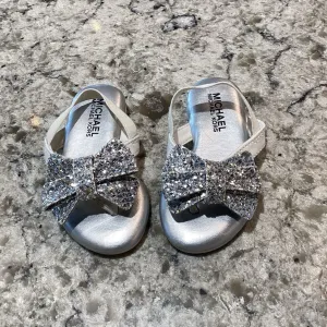 Michael Kors DWW Sandals 5C Silver