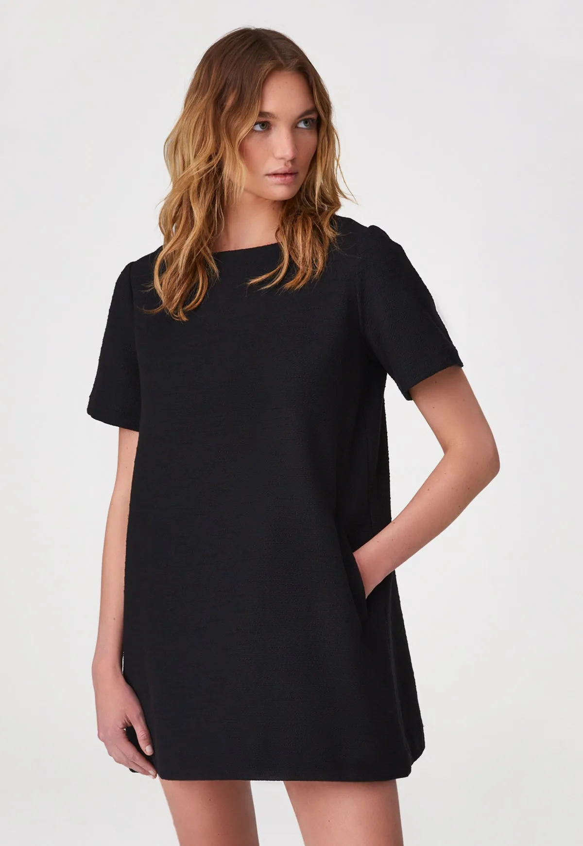 THE T-SHIRT DRESS in BLACK TEXTURED COTTON