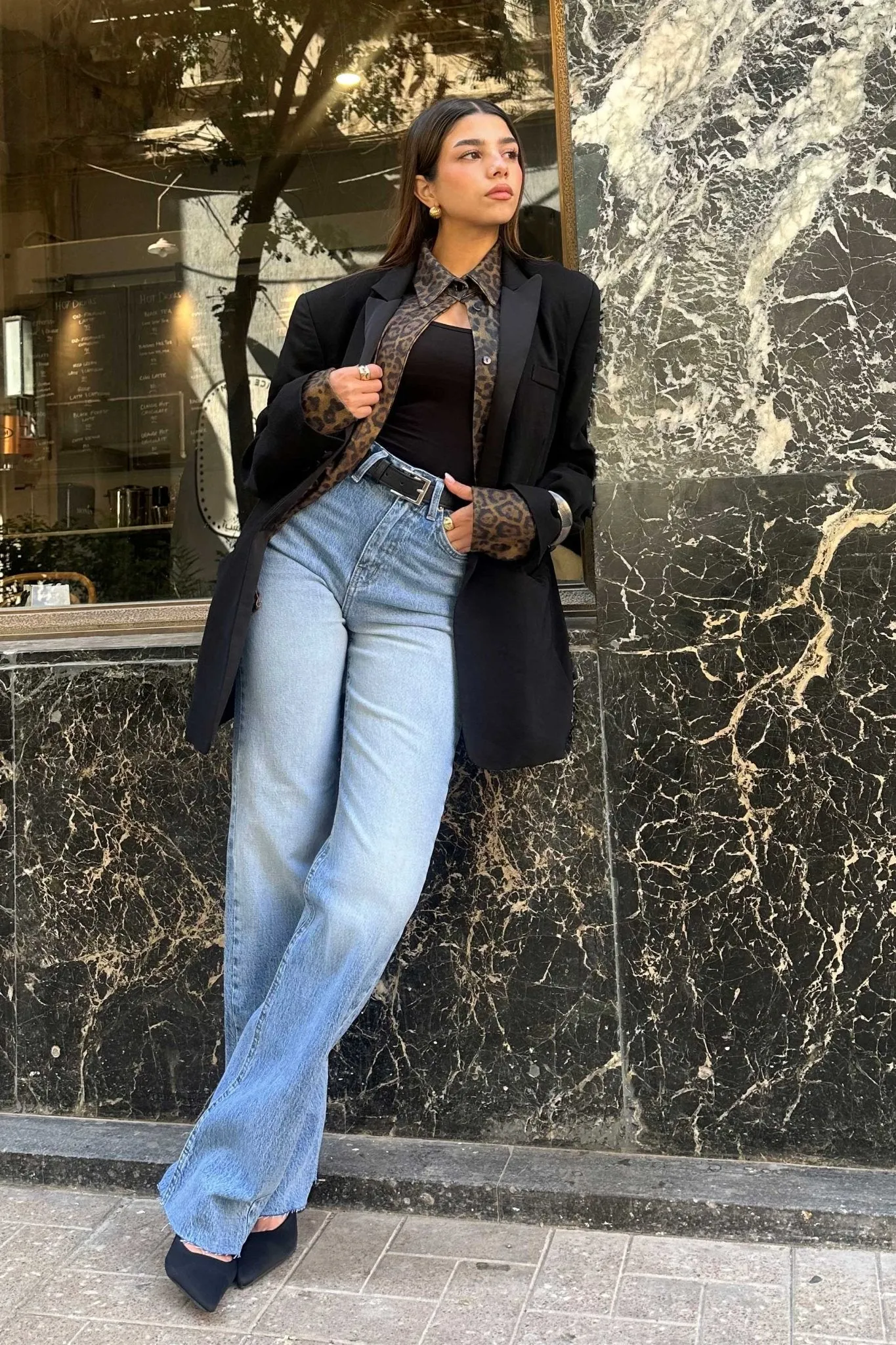 Ultra Comfort Straight Leg - High-Waist Medium Blue Washed Jeans