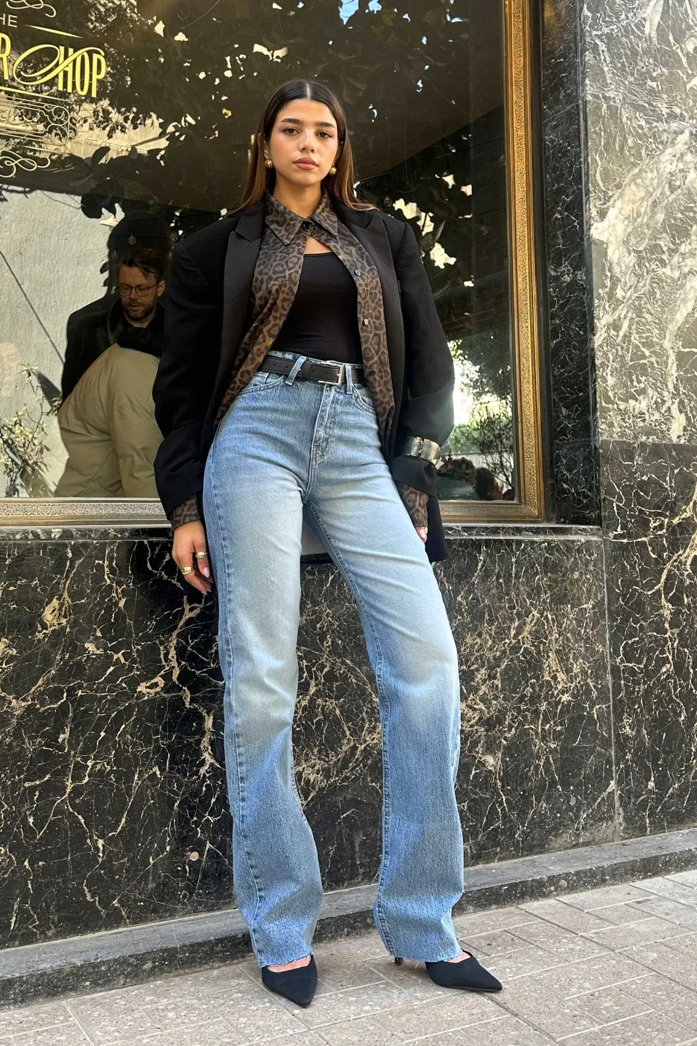 Ultra Comfort Straight Leg - High-Waist Medium Blue Washed Jeans